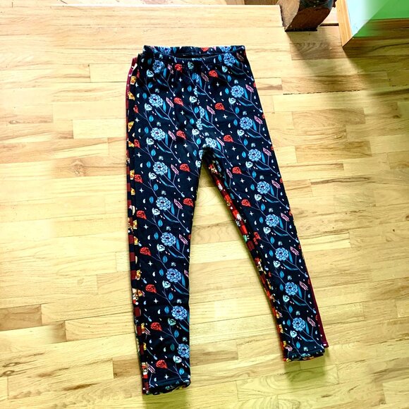 Just Cozy fleece tights - M - Blue and Red Floral on Black - Picture 1 of 1